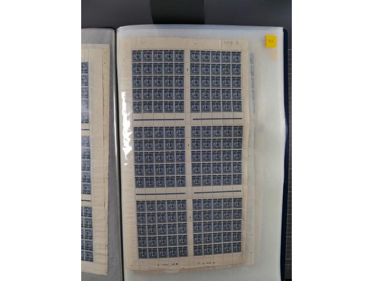 1920/23, umfangreiche Bogensammlung mit über 100 Bogen in 3 großen Bogenalben ex Mi.-Nr. 18c-121, davon 50 verschiedene, die 