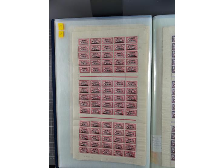 1920/23, umfangreiche Bogensammlung mit über 100 Bogen in 3 großen Bogenalben ex Mi.-Nr. 18c-121, davon 50 verschiedene, die 