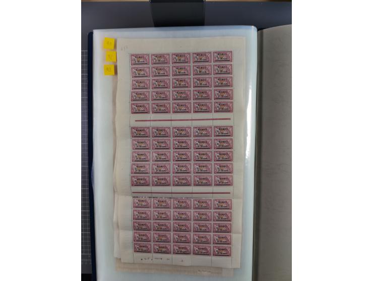 1920/23, umfangreiche Bogensammlung mit über 100 Bogen in 3 großen Bogenalben ex Mi.-Nr. 18c-121, davon 50 verschiedene, die 