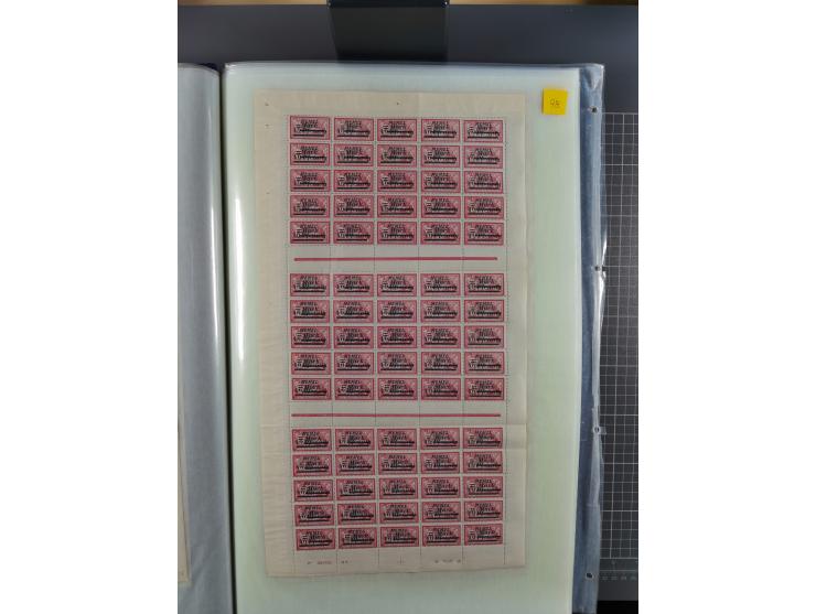 1920/23, umfangreiche Bogensammlung mit über 100 Bogen in 3 großen Bogenalben ex Mi.-Nr. 18c-121, davon 50 verschiedene, die 