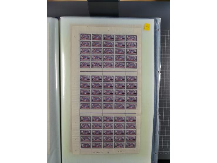 1920/23, umfangreiche Bogensammlung mit über 100 Bogen in 3 großen Bogenalben ex Mi.-Nr. 18c-121, davon 50 verschiedene, die 