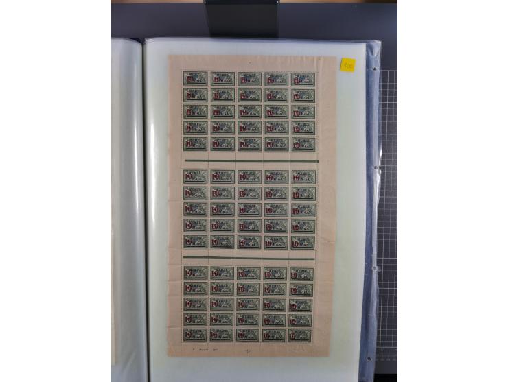 1920/23, umfangreiche Bogensammlung mit über 100 Bogen in 3 großen Bogenalben ex Mi.-Nr. 18c-121, davon 50 verschiedene, die 