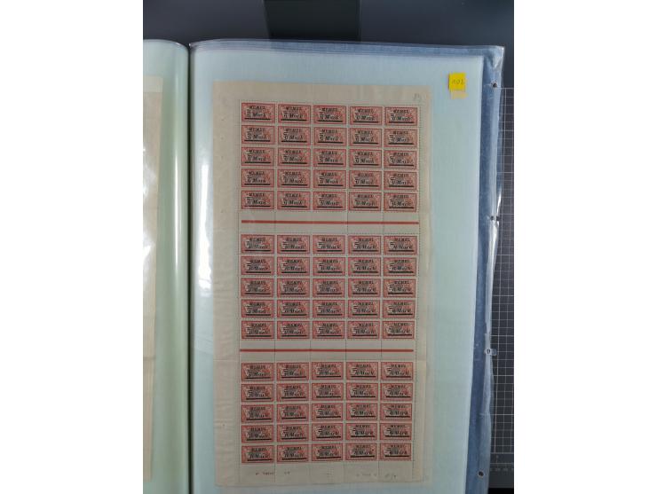 1920/23, umfangreiche Bogensammlung mit über 100 Bogen in 3 großen Bogenalben ex Mi.-Nr. 18c-121, davon 50 verschiedene, die 