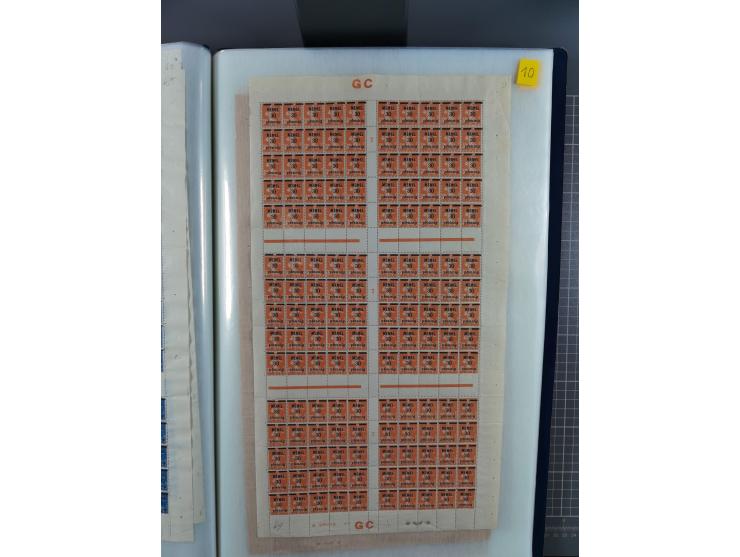 1920/23, umfangreiche Bogensammlung mit über 100 Bogen in 3 großen Bogenalben ex Mi.-Nr. 18c-121, davon 50 verschiedene, die 