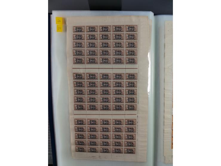 1920/23, umfangreiche Bogensammlung mit über 100 Bogen in 3 großen Bogenalben ex Mi.-Nr. 18c-121, davon 50 verschiedene, die 