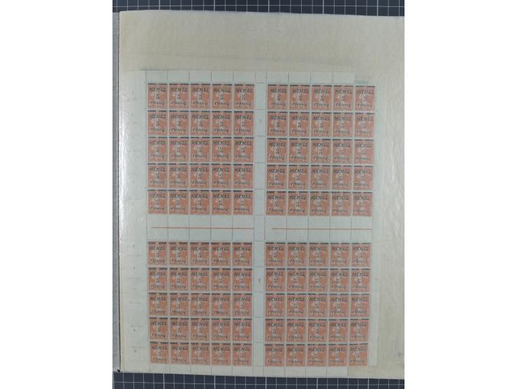 1920/23, umfangreiche Bogensammlung mit über 100 Bogen in 3 großen Bogenalben ex Mi.-Nr. 18c-121, davon 50 verschiedene, die 