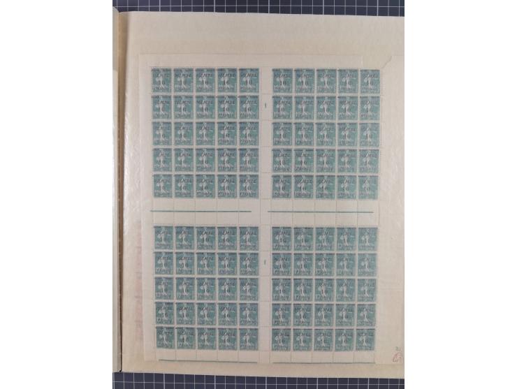 1920/23, umfangreiche Bogensammlung mit über 100 Bogen in 3 großen Bogenalben ex Mi.-Nr. 18c-121, davon 50 verschiedene, die 