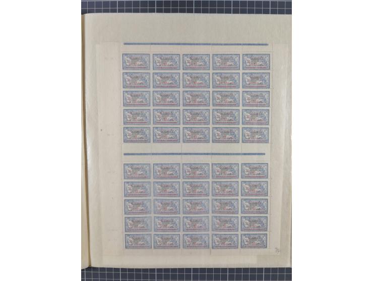 1920/23, umfangreiche Bogensammlung mit über 100 Bogen in 3 großen Bogenalben ex Mi.-Nr. 18c-121, davon 50 verschiedene, die 