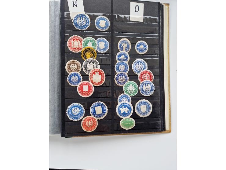 VIGNETTEN: 1896/1960 (ca.), hochinteressanter Bestand mit einigen Tausend Vignetten, Verschluss- und Siegelmarken, später Spe