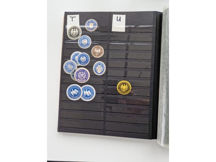 VIGNETTEN: 1896/1960 (ca.), hochinteressanter Bestand mit einigen Tausend Vignetten, Verschluss- und Siegelmarken, später Spe