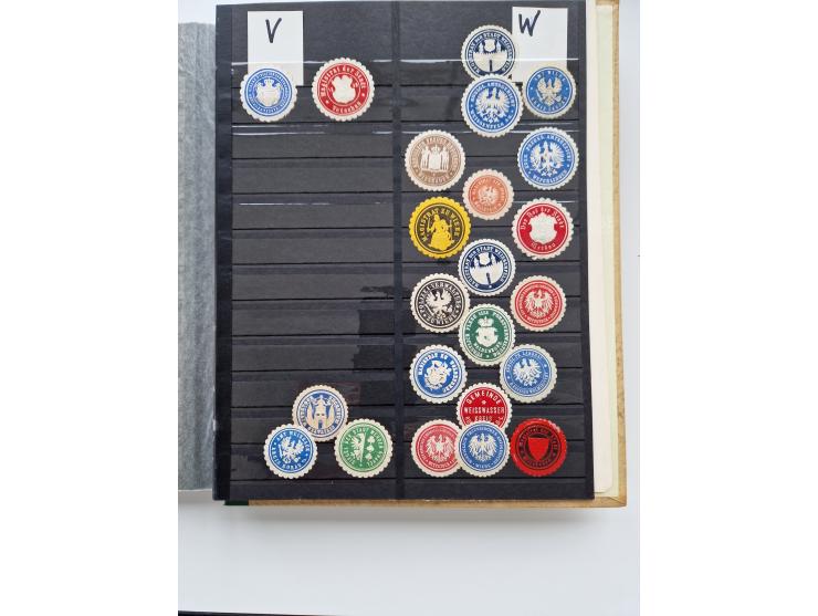 VIGNETTEN: 1896/1960 (ca.), hochinteressanter Bestand mit einigen Tausend Vignetten, Verschluss- und Siegelmarken, später Spe