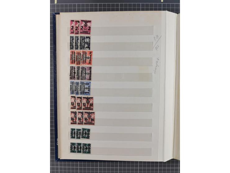 1940/44, meist postfrischer Bestand mit Doubletten, inklusive Dienstmarken und Zustellungsmarken, sehr schöner Gesamterhaltun