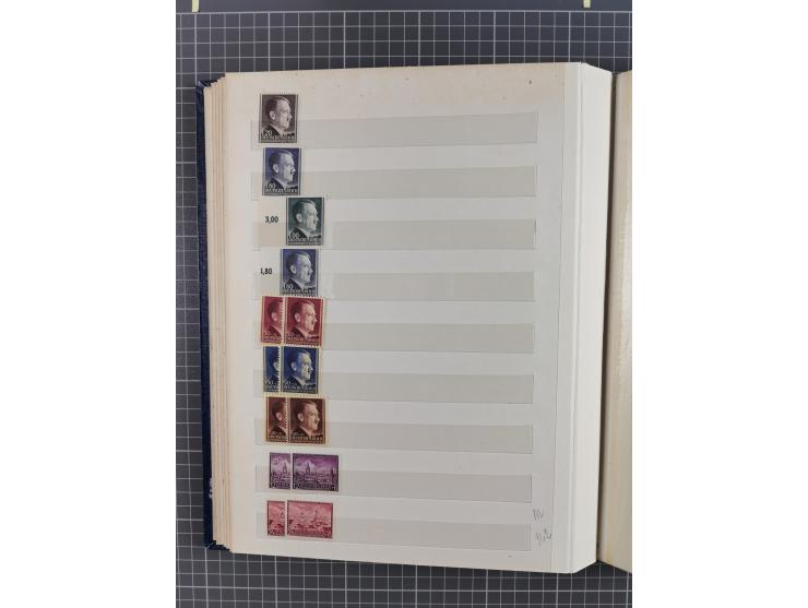 1940/44, meist postfrischer Bestand mit Doubletten, inklusive Dienstmarken und Zustellungsmarken, sehr schöner Gesamterhaltun
