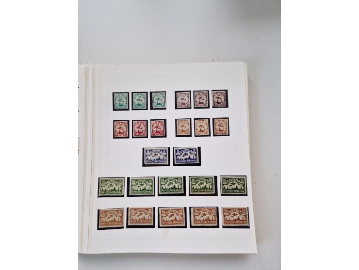 1920/39, sehr interessante und inhaltsreiche ungebrauchte/postfrische und gestempelte Sammlung, beginnend mit reichhaltigem T