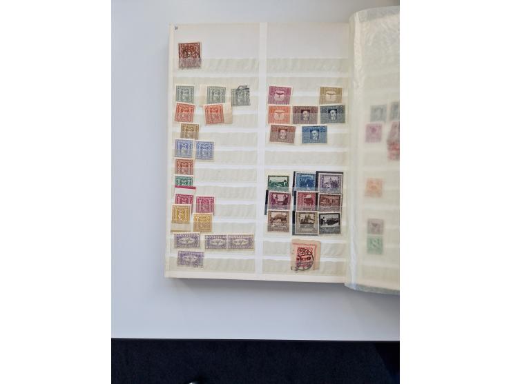 1850/2000 (ca.), umfangreicher gestempelter und postfrischer/ungebrauchter Bestand ab Klassik in elf Alben, Erhaltung von feh