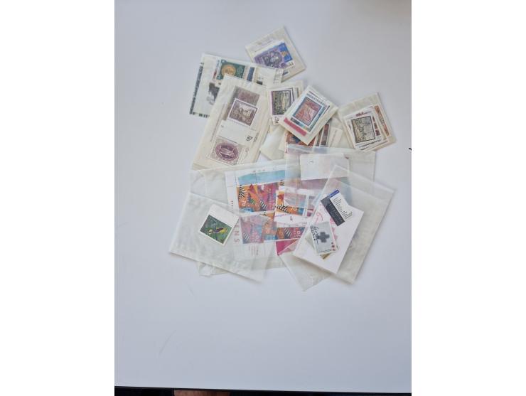 1850/2016, anfangs ungebrauchte/postfrische und gestempelte Sammlung, mit vielen guten Ausgaben, dabei Mi.-Nr. 161-177 gestem