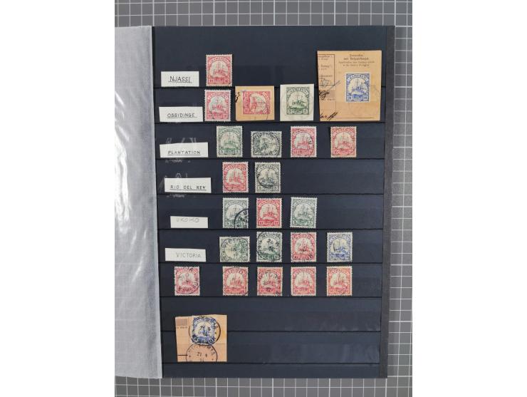 1900/14 (ca.), Abong-Mbang bis Victoria, umfangreiche Stempel-Sammlung auf losen Marken und vielen schönen Briefstücken mit ü