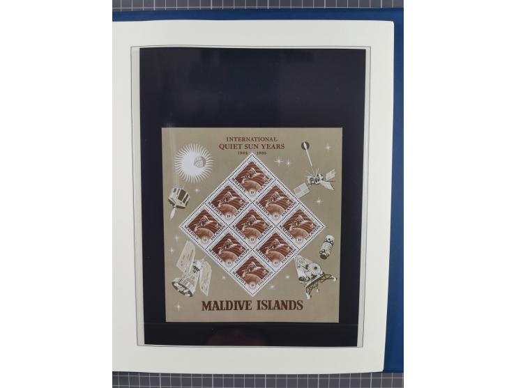 1969/2019, MNH collection of stamps and souvenir/mini/de luxe sheets in seven binders, comprising a wide range of attractive 