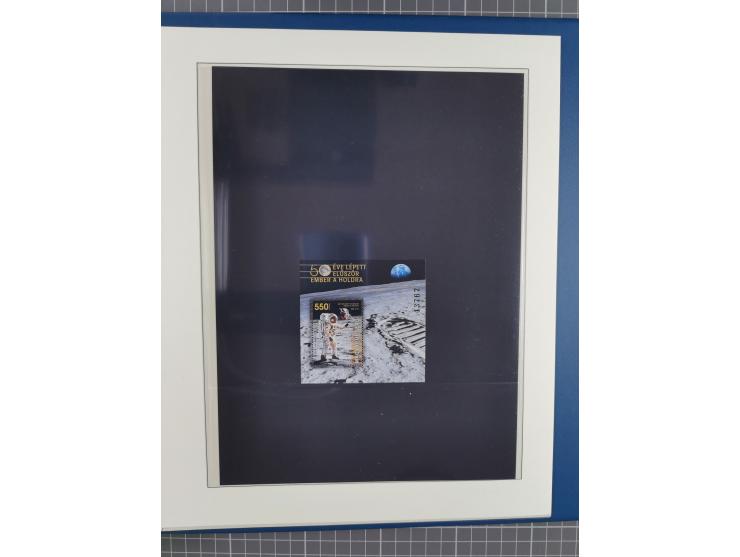 1969/2019, MNH collection of stamps and souvenir/mini/de luxe sheets in seven binders, comprising a wide range of attractive 