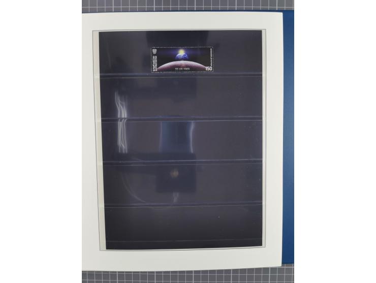 1969/2019, MNH collection of stamps and souvenir/mini/de luxe sheets in seven binders, comprising a wide range of attractive 