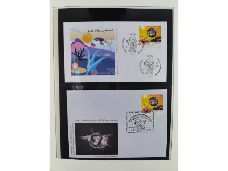 1962/2019, thematic collection with commemorative covers/cards and some MNH material, incl. imperfs, Romania 1971 Sojuz 11 so