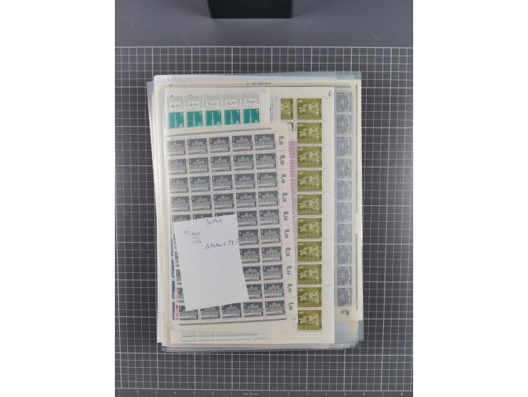 1923/1962, meist postfrischer reichhaltiger Bestand ab Danzig mit einem guten Teil Berlin bis Bundesrepublik, dabei Bögen und