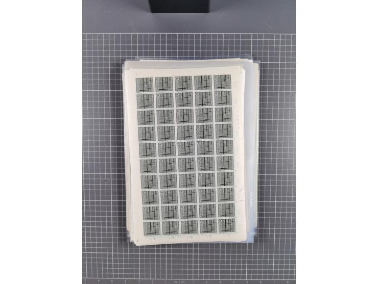 1923/1962, meist postfrischer reichhaltiger Bestand ab Danzig mit einem guten Teil Berlin bis Bundesrepublik, dabei Bögen und