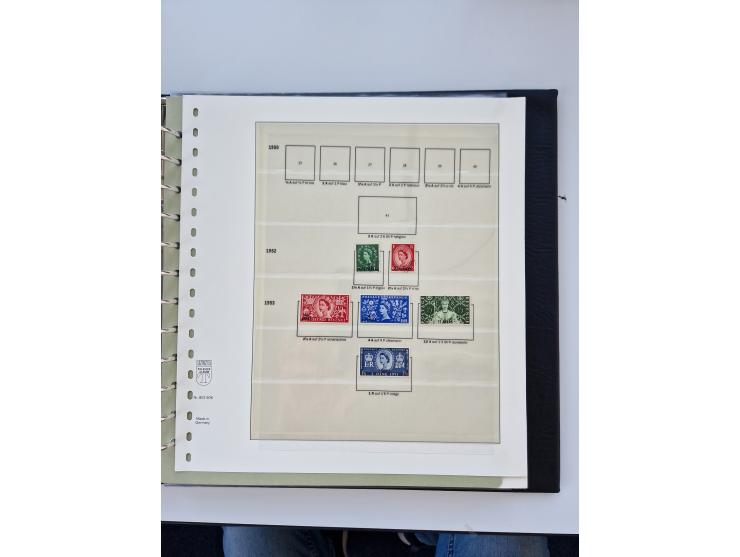 1923/61, mostly unmounted mint and unused collection incl. official stamps and duplicate, some better and complete sets, with