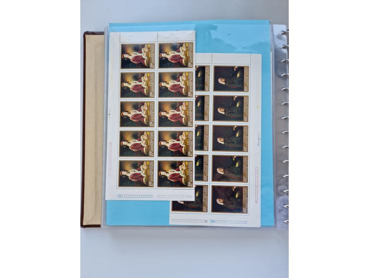 1918/88, nine albums with complete sheets and parts of sheets, unmounted mint and used with complete sets, motifs, postage du