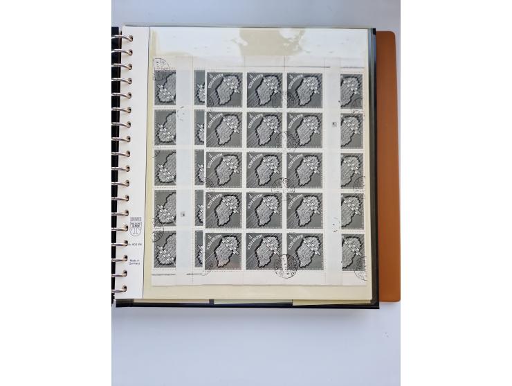 1918/88, nine albums with complete sheets and parts of sheets, unmounted mint and used with complete sets, motifs, postage du