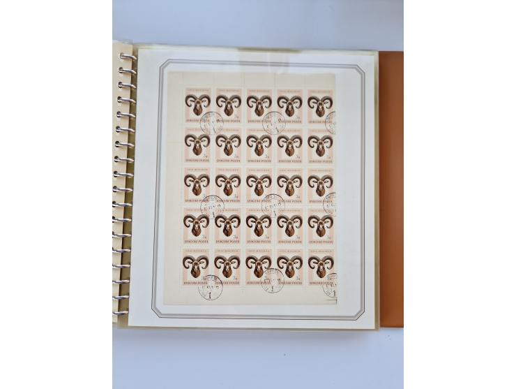 1918/88, nine albums with complete sheets and parts of sheets, unmounted mint and used with complete sets, motifs, postage du