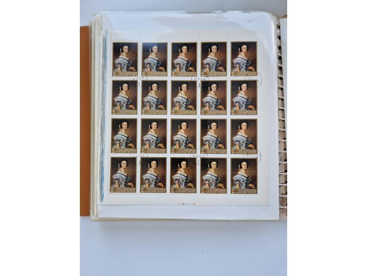 1918/88, nine albums with complete sheets and parts of sheets, unmounted mint and used with complete sets, motifs, postage du
