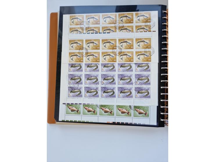 1918/88, nine albums with complete sheets and parts of sheets, unmounted mint and used with complete sets, motifs, postage du