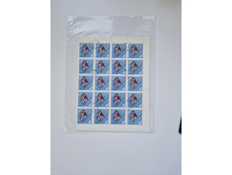 1918/88, nine albums with complete sheets and parts of sheets, unmounted mint and used with complete sets, motifs, postage du