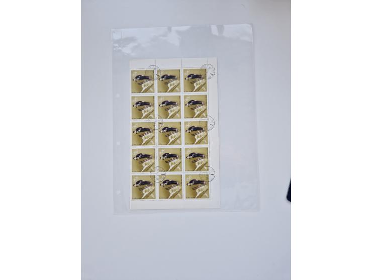 1918/88, nine albums with complete sheets and parts of sheets, unmounted mint and used with complete sets, motifs, postage du