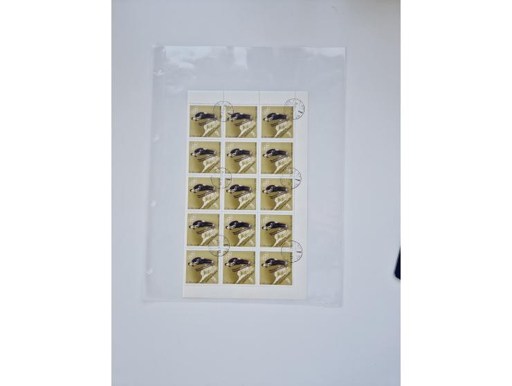 1918/88, nine albums with complete sheets and parts of sheets, unmounted mint and used with complete sets, motifs, postage du