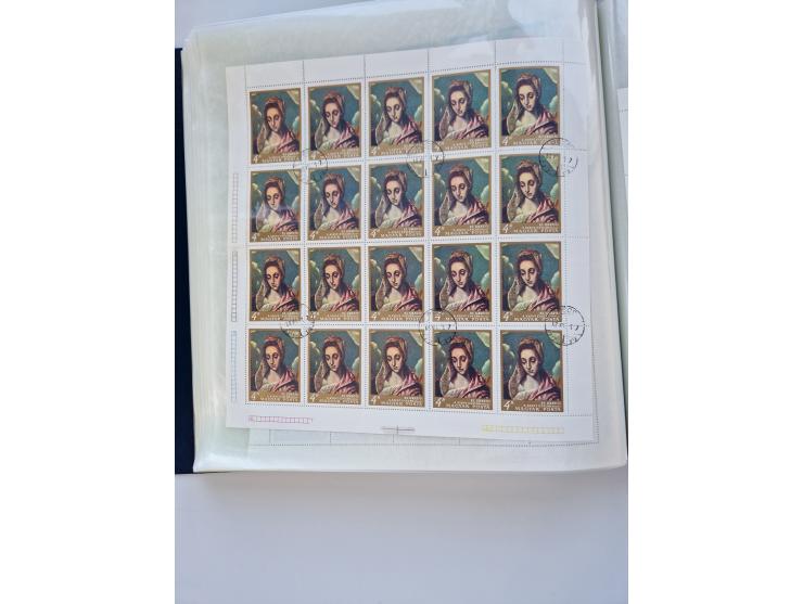 1918/88, nine albums with complete sheets and parts of sheets, unmounted mint and used with complete sets, motifs, postage du