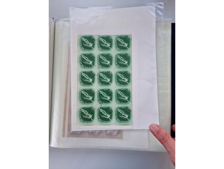 1918/88, nine albums with complete sheets and parts of sheets, unmounted mint and used with complete sets, motifs, postage du