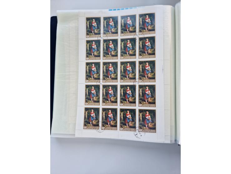 1918/88, nine albums with complete sheets and parts of sheets, unmounted mint and used with complete sets, motifs, postage du