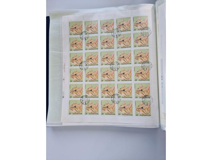 1918/88, nine albums with complete sheets and parts of sheets, unmounted mint and used with complete sets, motifs, postage du