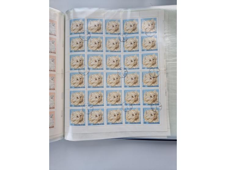 1918/88, nine albums with complete sheets and parts of sheets, unmounted mint and used with complete sets, motifs, postage du