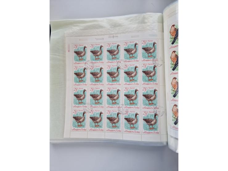 1918/88, nine albums with complete sheets and parts of sheets, unmounted mint and used with complete sets, motifs, postage du