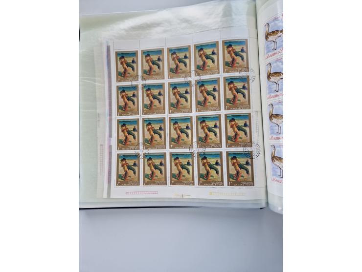 1918/88, nine albums with complete sheets and parts of sheets, unmounted mint and used with complete sets, motifs, postage du