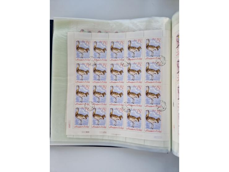 1918/88, nine albums with complete sheets and parts of sheets, unmounted mint and used with complete sets, motifs, postage du