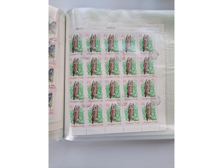 1918/88, nine albums with complete sheets and parts of sheets, unmounted mint and used with complete sets, motifs, postage du