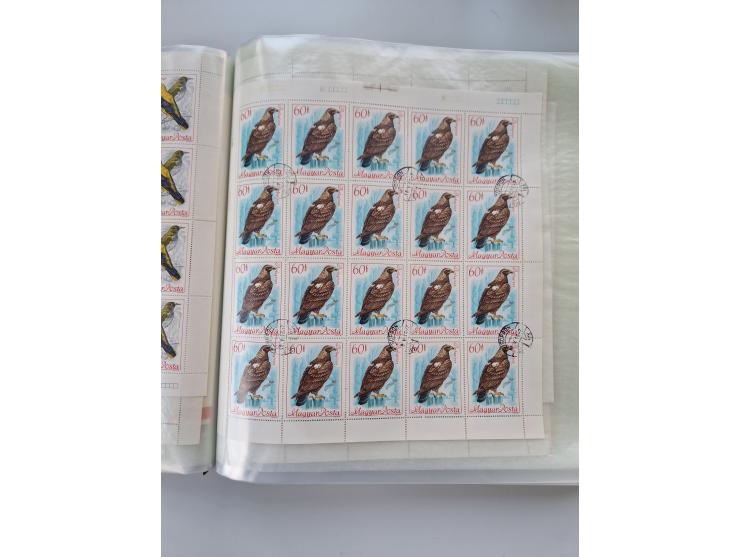 1918/88, nine albums with complete sheets and parts of sheets, unmounted mint and used with complete sets, motifs, postage du