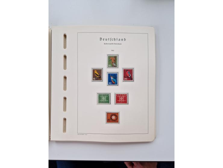 1945/87, vorwiegend postfrische bzw. gestempelte Sammlung, dabei Bund und Berlin doppelt, bis auf wenige jeweils komplett, au