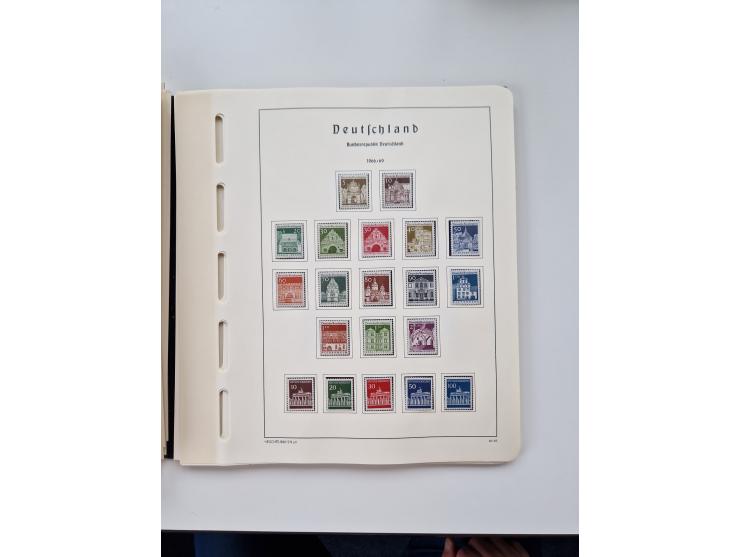 1945/87, vorwiegend postfrische bzw. gestempelte Sammlung, dabei Bund und Berlin doppelt, bis auf wenige jeweils komplett, au