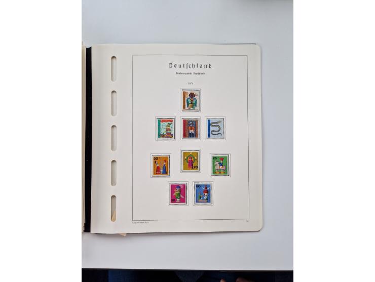 1945/87, vorwiegend postfrische bzw. gestempelte Sammlung, dabei Bund und Berlin doppelt, bis auf wenige jeweils komplett, au