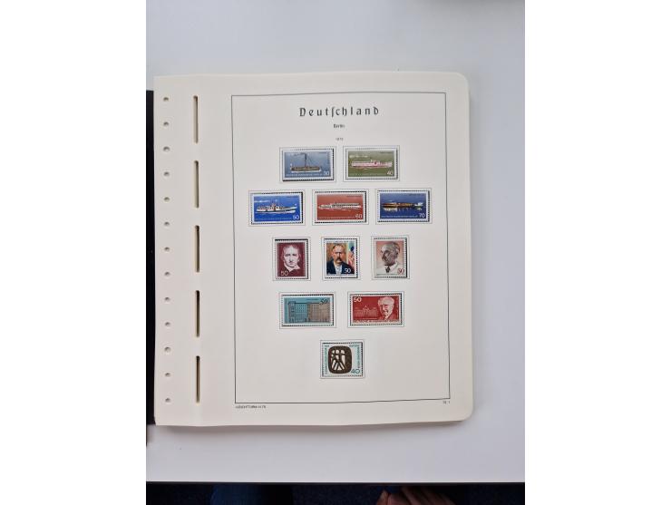 1945/87, vorwiegend postfrische bzw. gestempelte Sammlung, dabei Bund und Berlin doppelt, bis auf wenige jeweils komplett, au